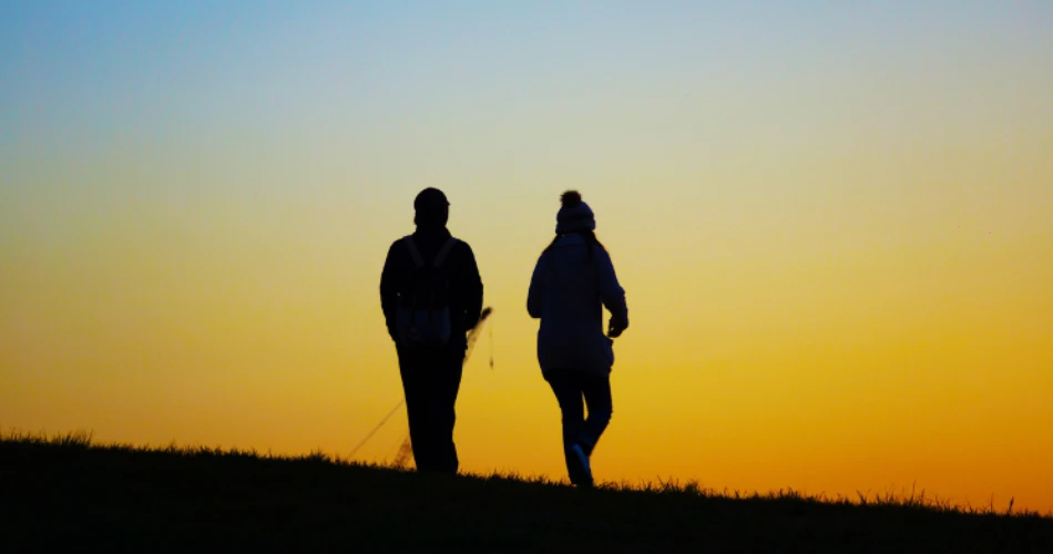 Marine Drive: Evening Strolls and the City’s Famous Skyline