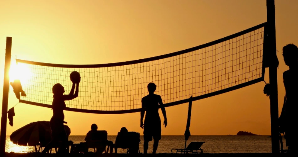 Marine Drive: Evening Strolls and the City’s Famous Skyline