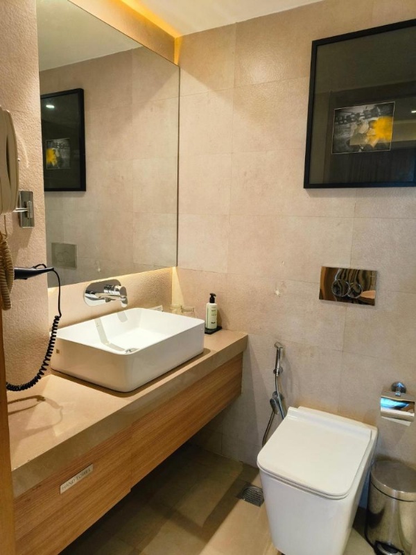 Royal Hometel Suites image 12