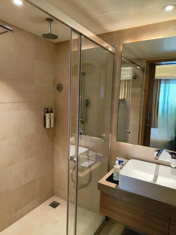 Royal Hometel Suites image 18