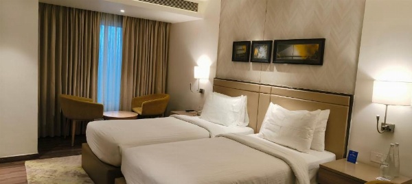 Royal Hometel Suites image 6