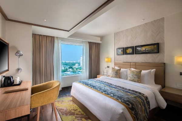 Royal Hometel Suites image 7